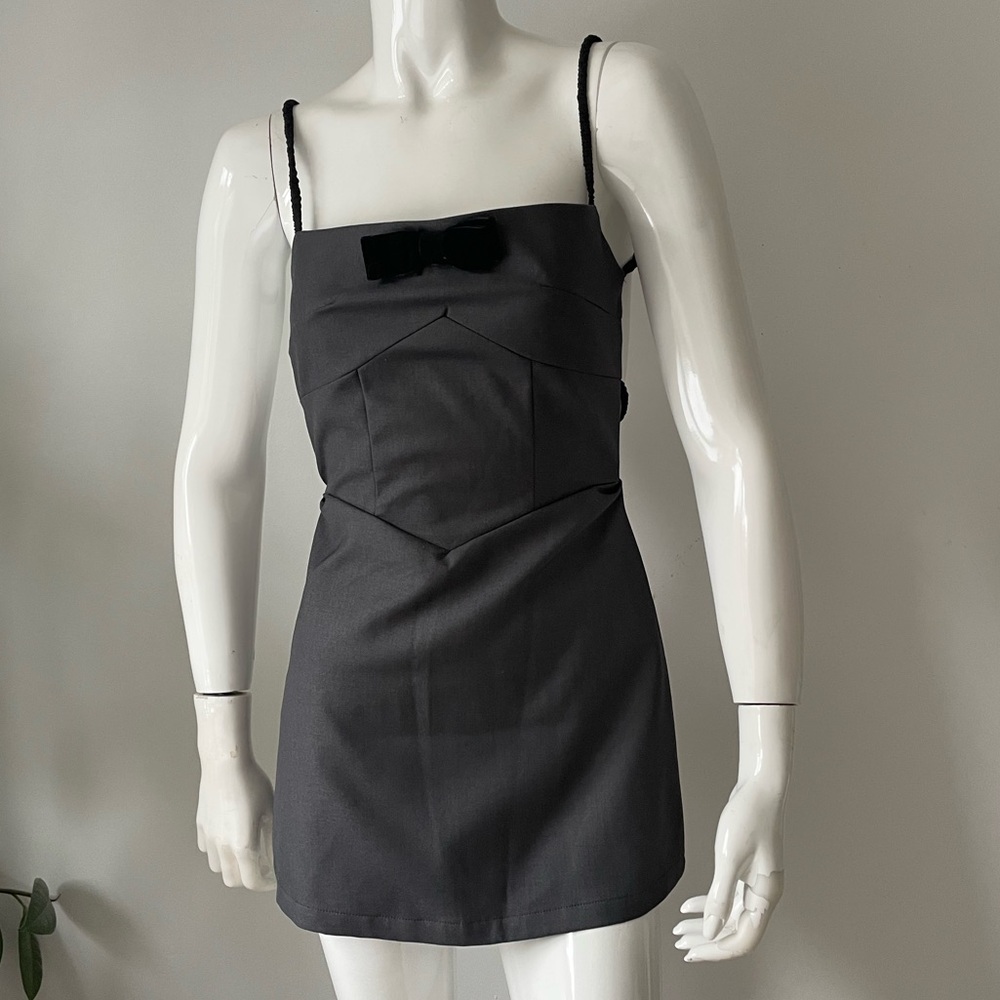 Backless Bow Detail Mini Dress – Charcoal Grey Structured Party Dress - Picture 4 of 7